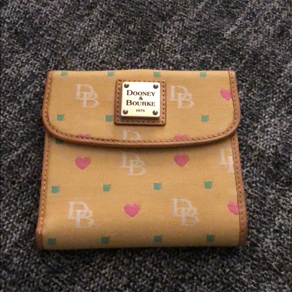 Dooney & Bourke wallet